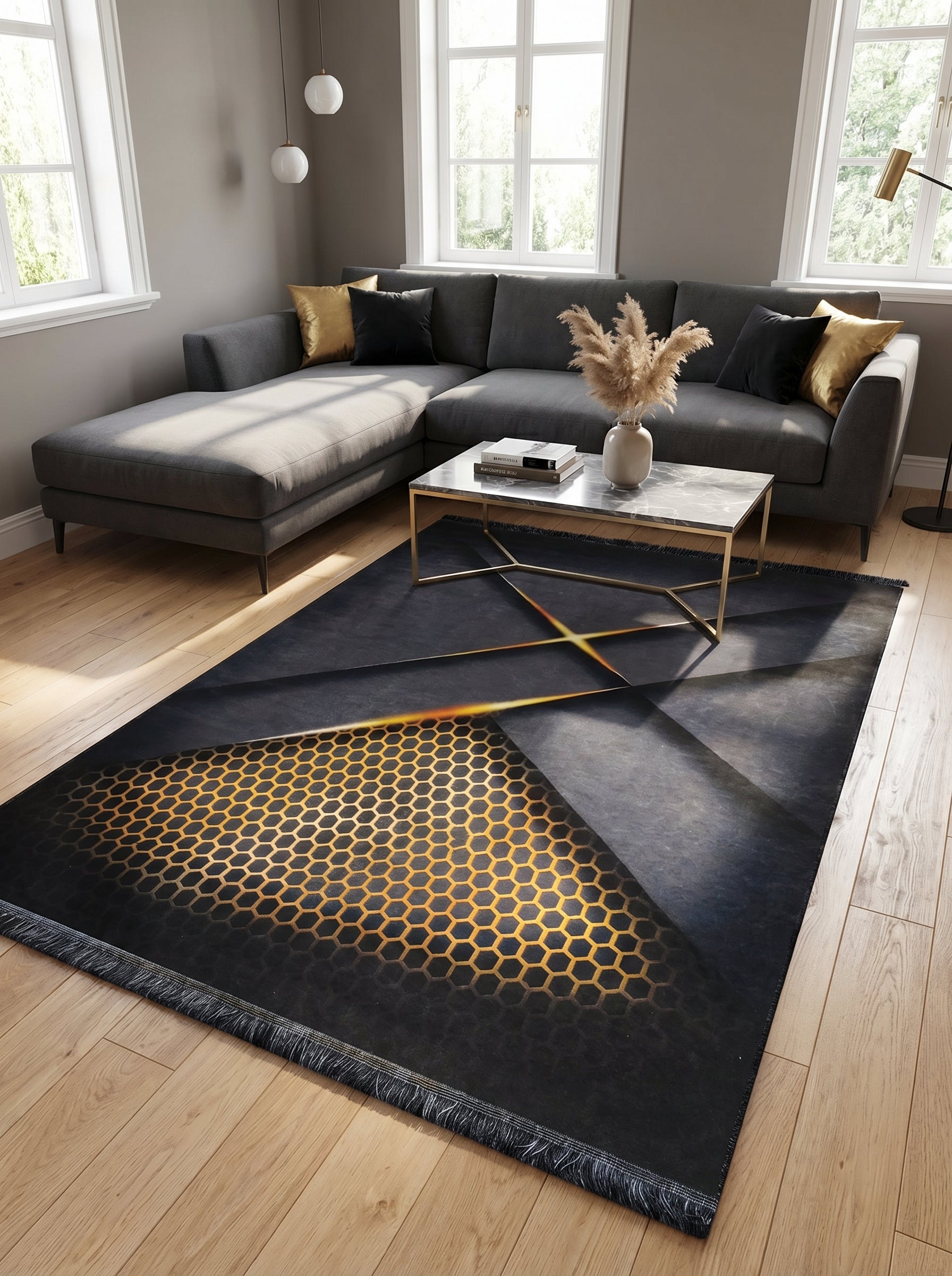 Tapis rectangulaire gris foncé à motif nid d'abeille doré et lignes géométriques lumineuses, dans un salon moderne