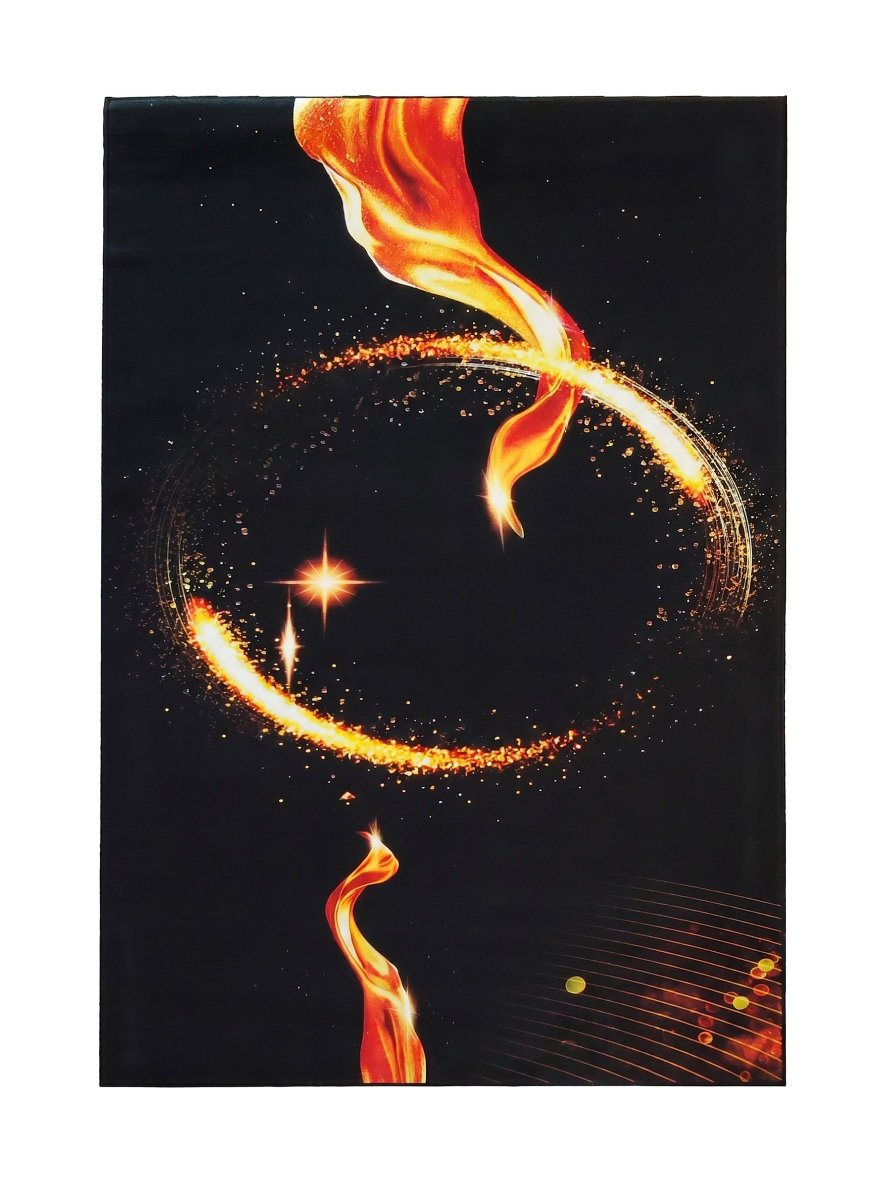 Tapis noir avec des motifs abstraits de flammes orange et jaune, des étoiles brillantes et des traînées de lumière dorée