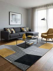 Tapis rectangulaire aux motifs géométriques gris, noir et jaune. Il crée une ambiance moderne et s'harmonise avec le décor
