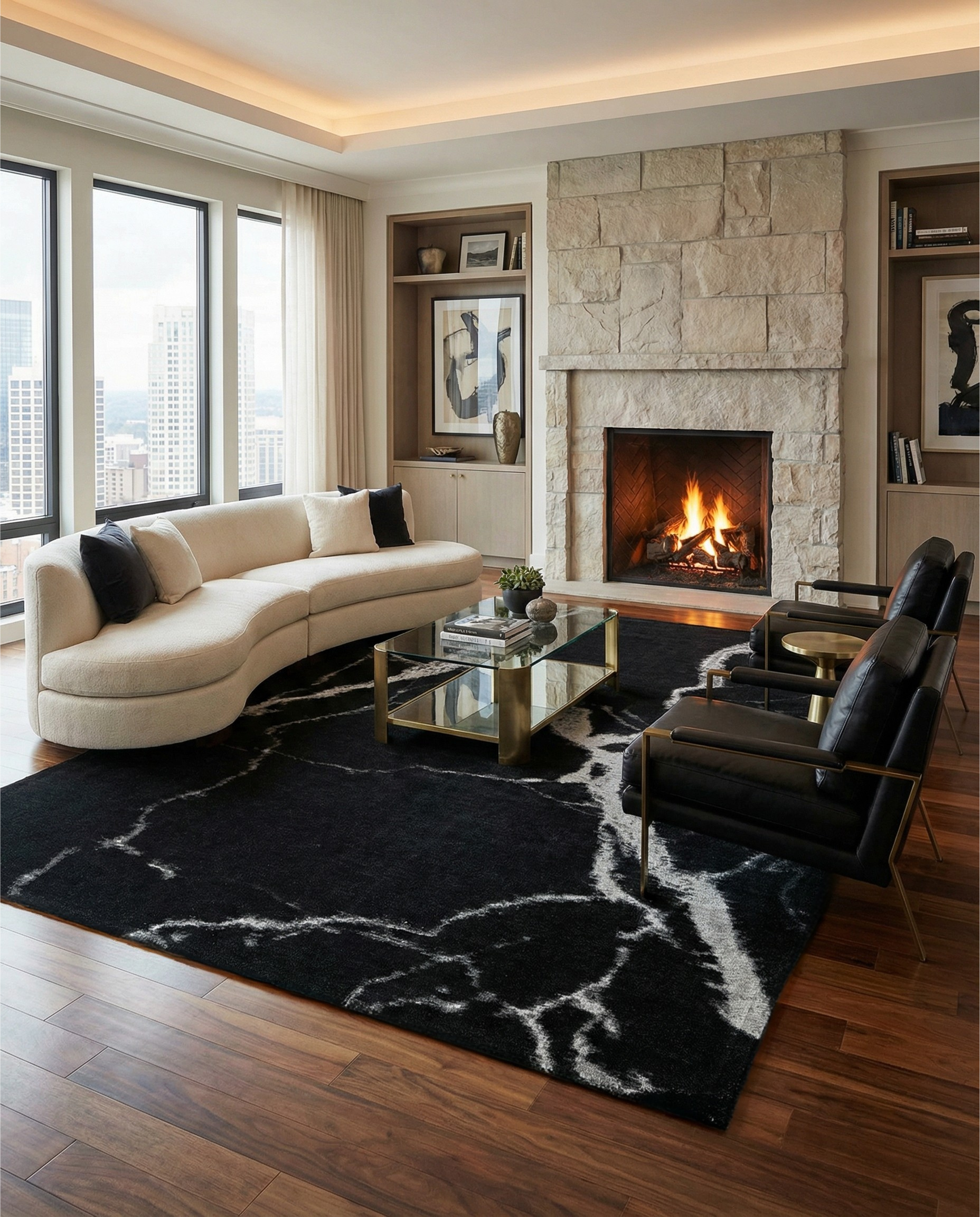 Tapis noir rectangulaire, motifs blancs, pièce chaleureuse. Le tapis ajoute une ambiance sophistiquée