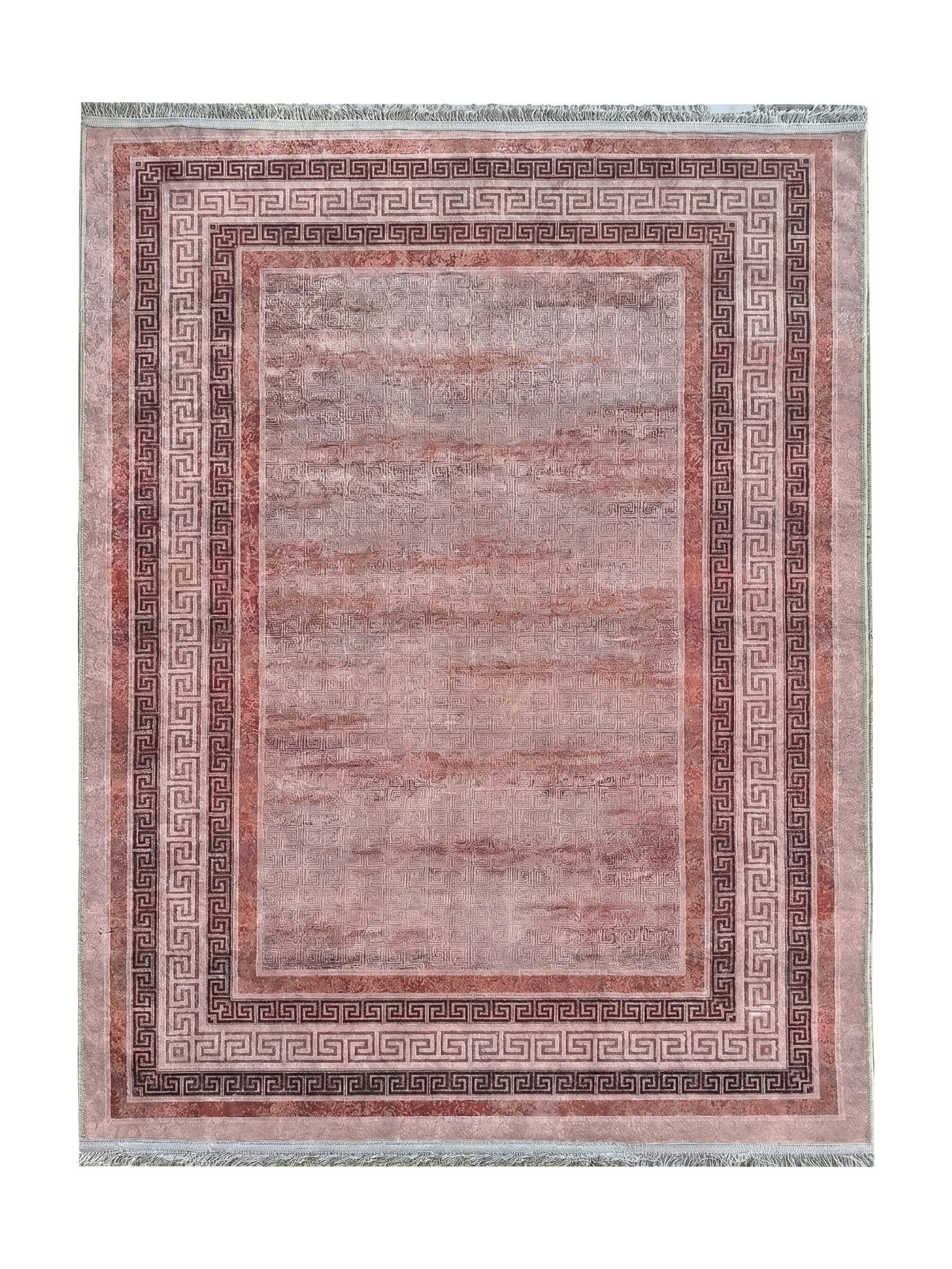 Tapis rectangulaire rose poudré et bordeaux. Le champ central texturé est encadré de bordures à motifs de méandres grecs, avec des franges claires