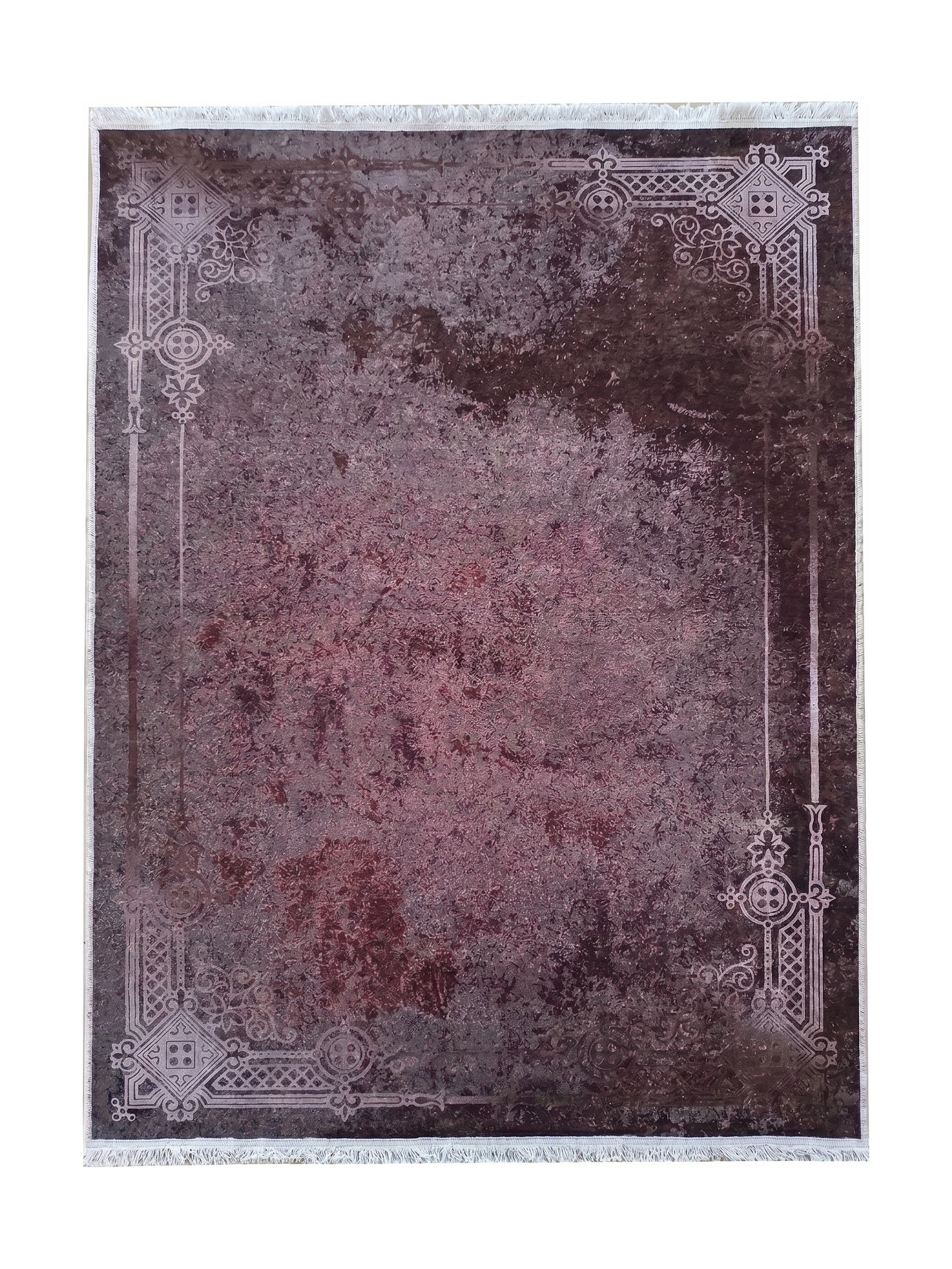 Tapis rectangulaire bordeaux patiné, encadré d'une bordure argentée aux motifs géométriques et floraux, avec des franges claires