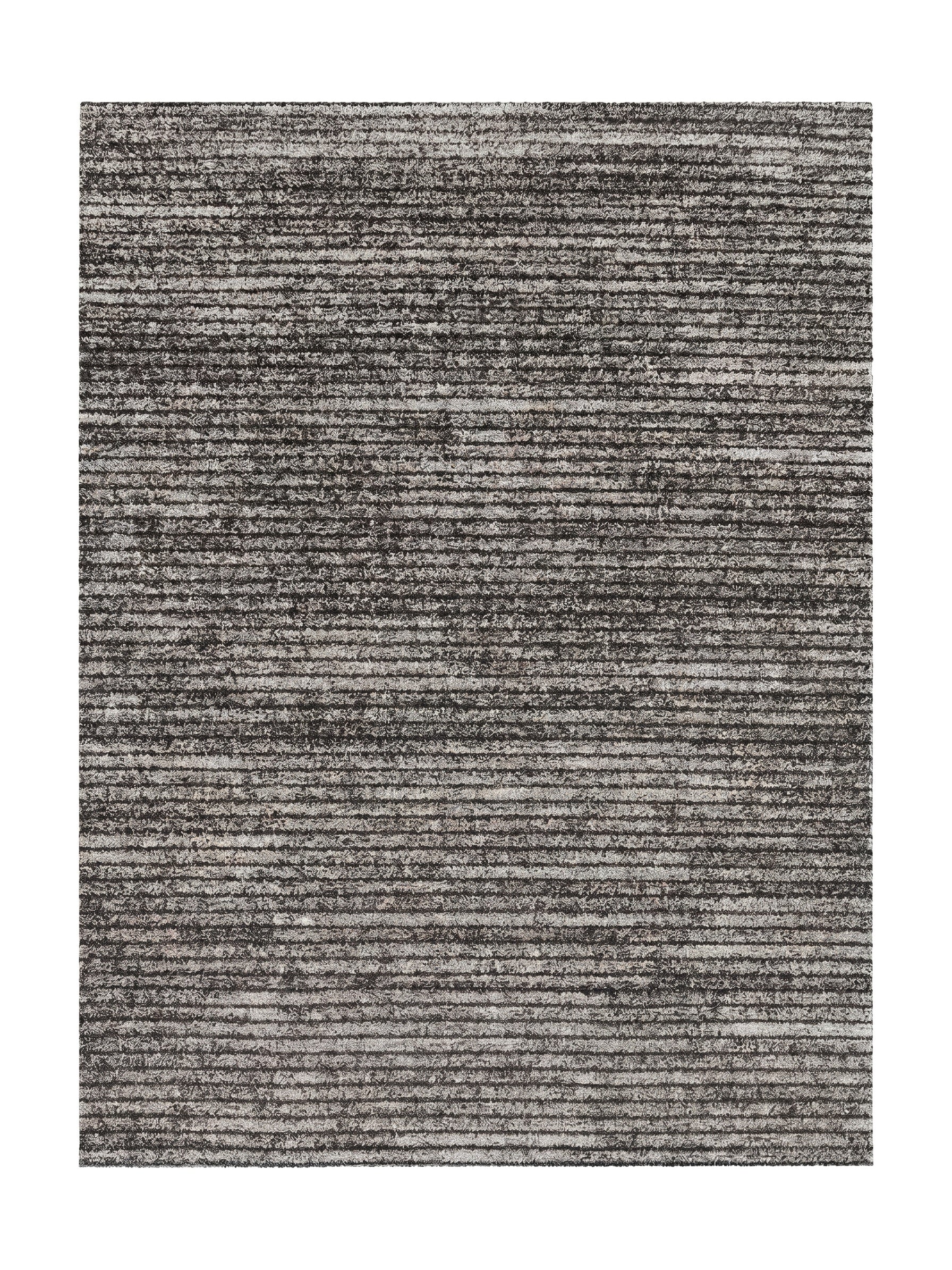 Tapis textile rectangulaire gris anthracite et noir présentant un motif de bandes horizontales à texture côtelée
