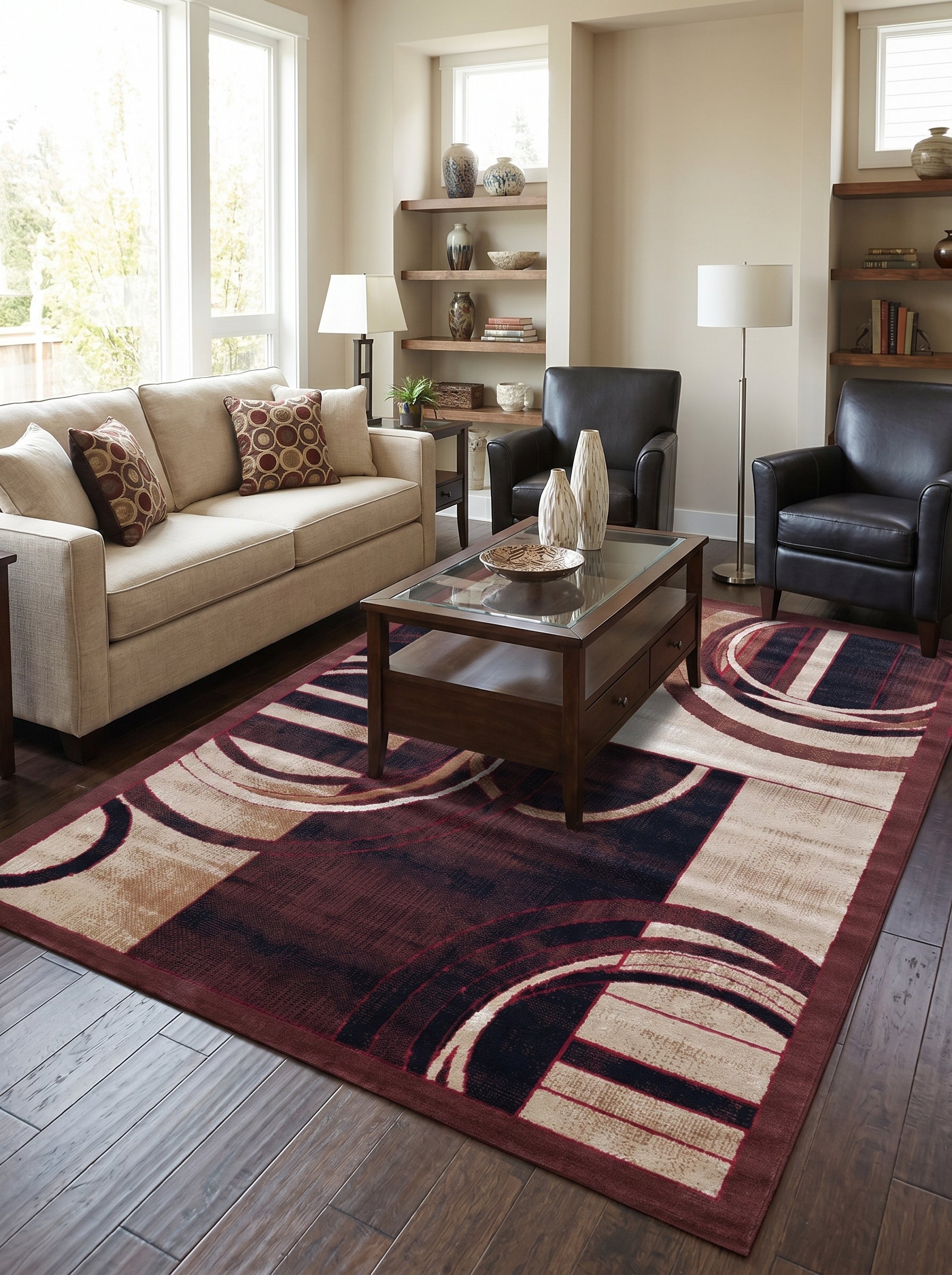 Tapis rectangulaire moderne à motifs géométriques de cercles et bandes en bordeaux, beige et noir dans un salon