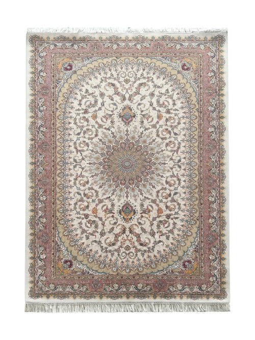 Tapis à motifs traditionnels crème avec un médaillon central fleuri, des bordures colorées et des franges blanches