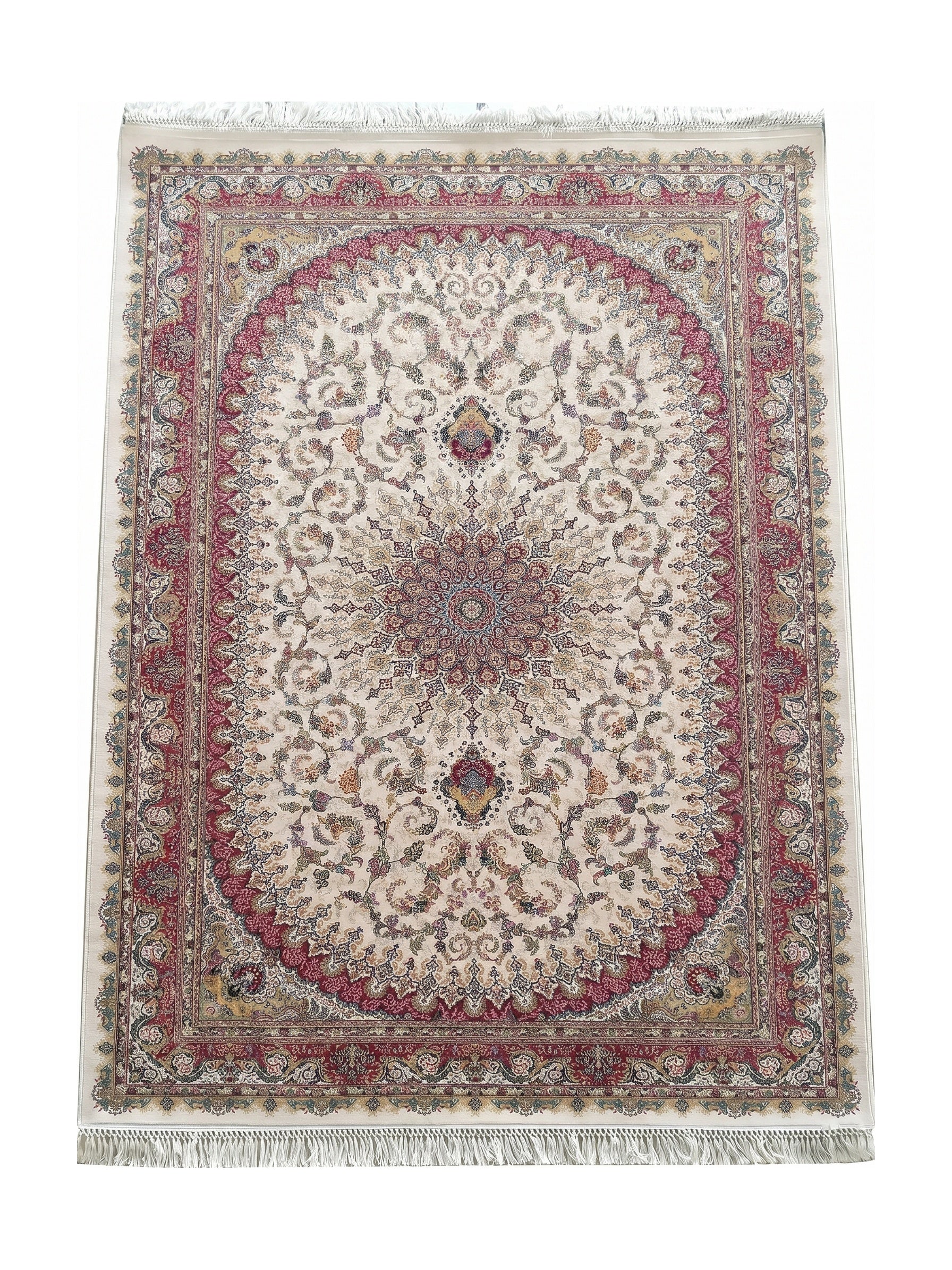 Tapis crème à motifs floraux et médaillon central, avec des bordures rouges, dorées et bleues, et des franges