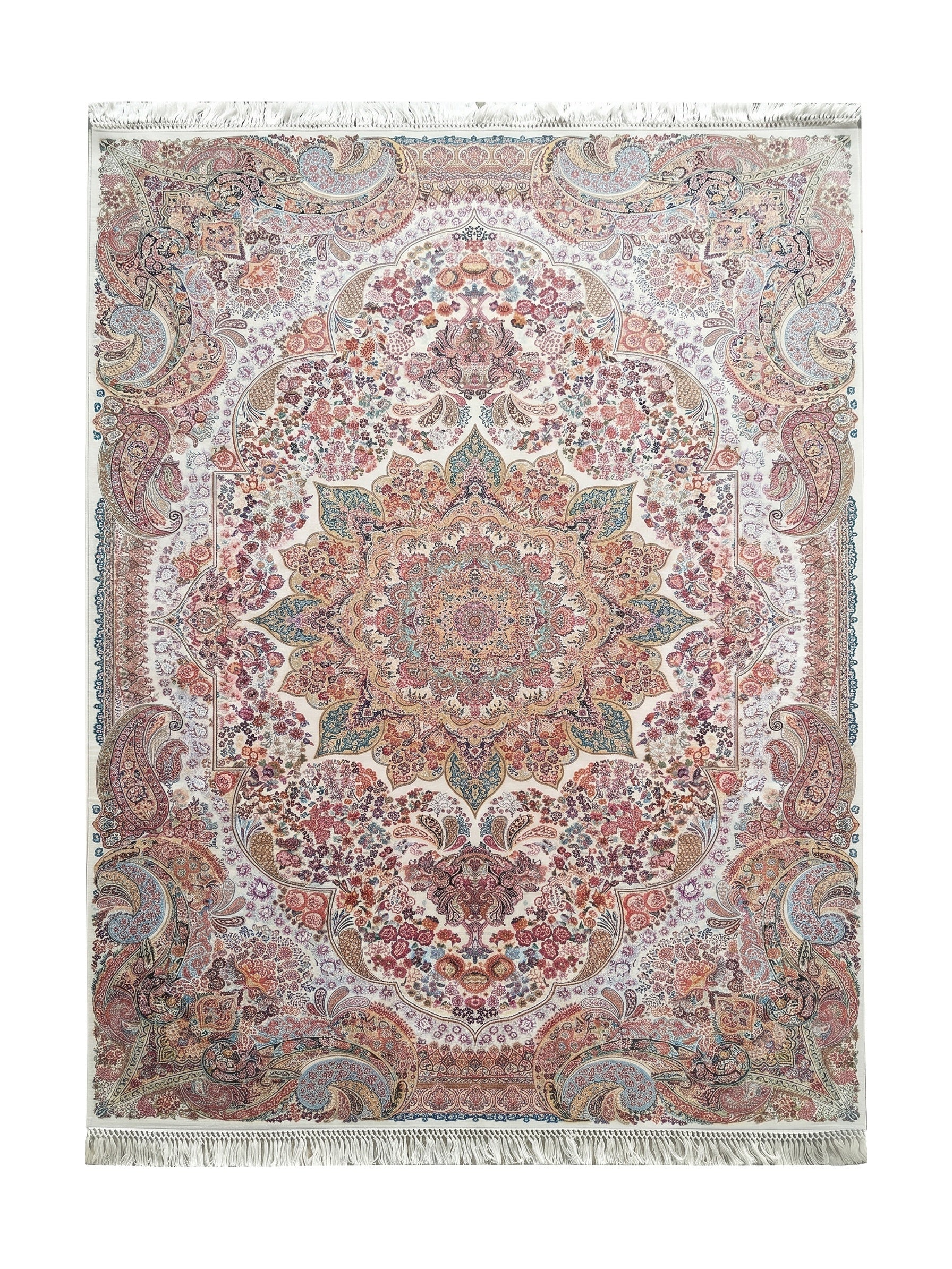 Tapis rectangulaire à fond crème, avec un grand médaillon et des motifs floraux cachemire multicolores très détaillés, et des franges