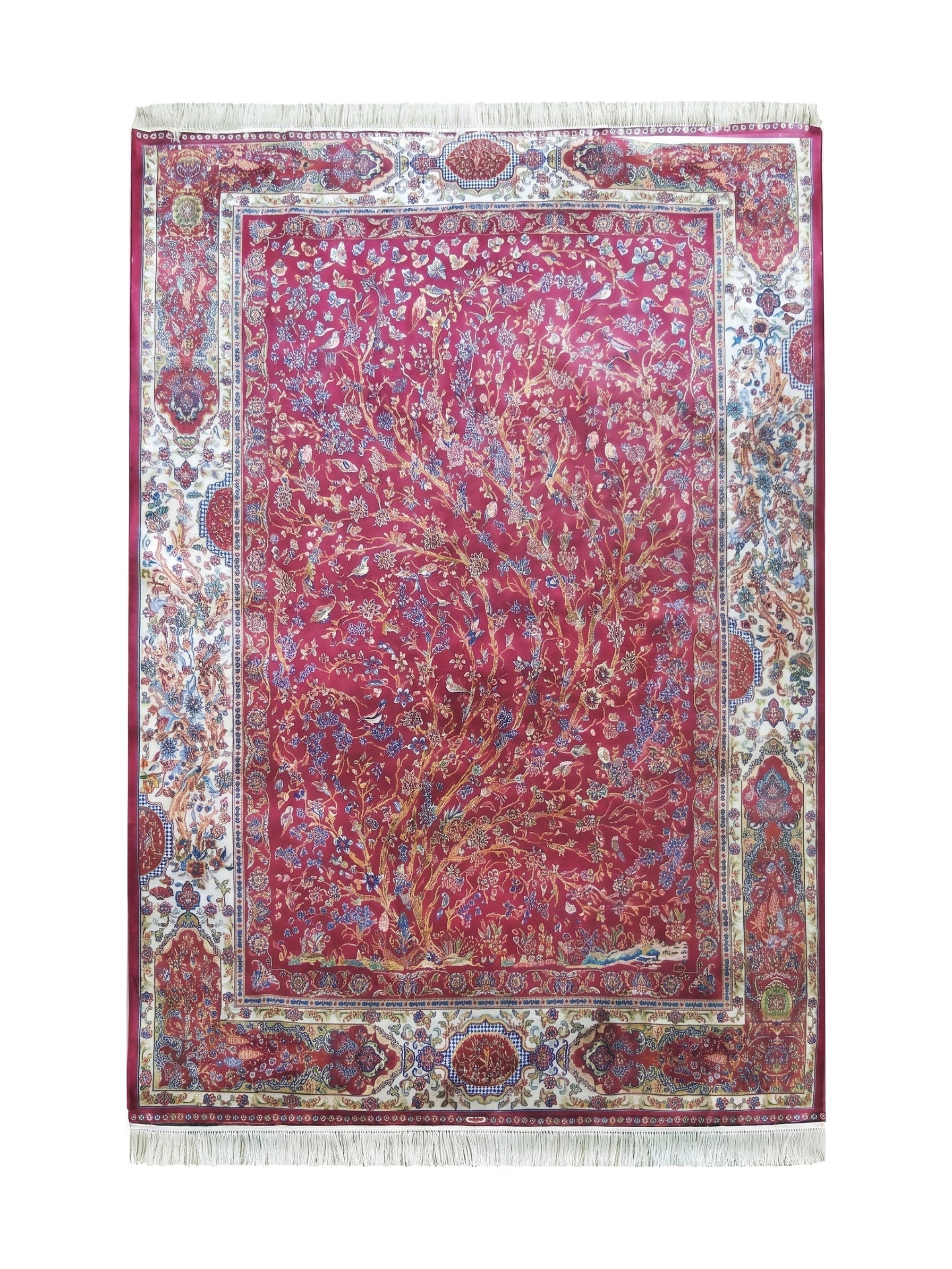 Tapis rouge bordeaux avec un arbre de vie fleuri et des oiseaux, bordure crème à motifs floraux et franges
