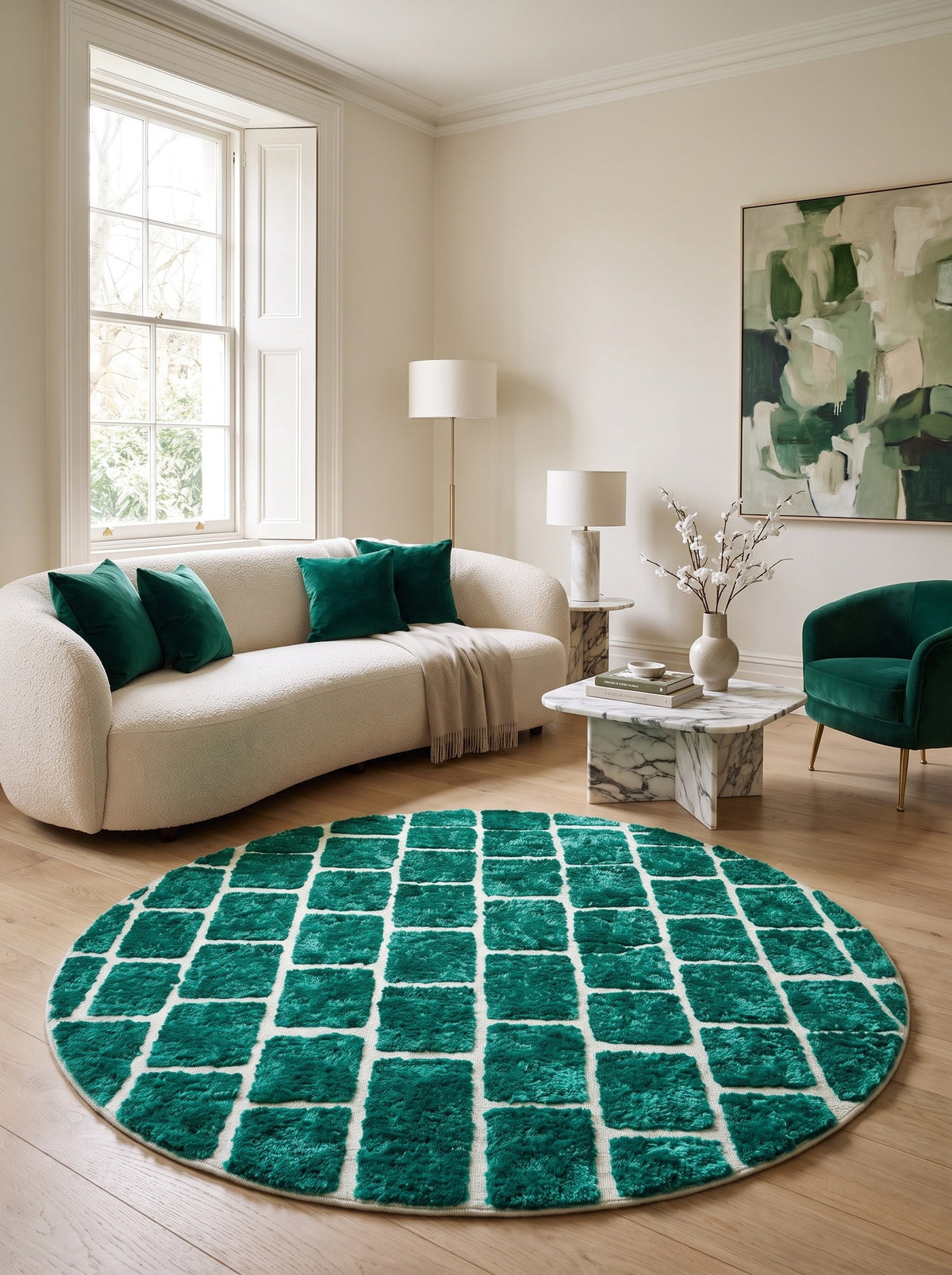 Tapis rond berbère graphique vert émeraude Zoumira dans un salon, noué main au Maroc
