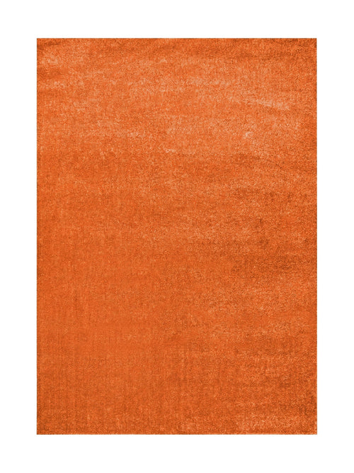 Tapis rectangulaire orange uni, à la texture douce et dense, posé sur un fond blanc