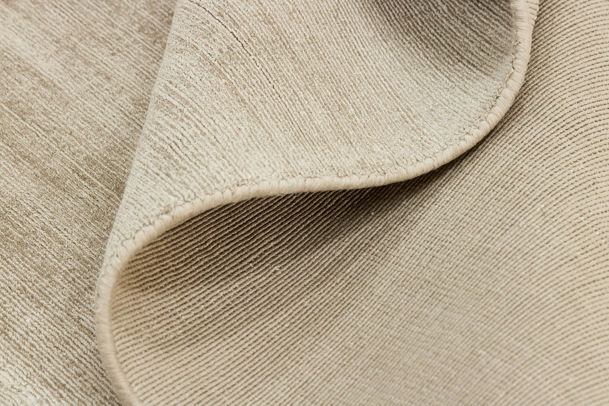 Viskoseteppich Sandbeige - Lustro, die Oberfläche aus der Nähe