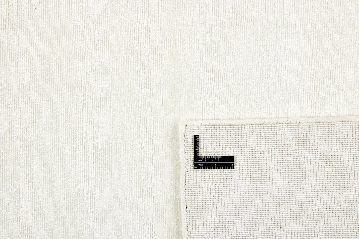Tapis Viscose Blanc Cassé - Lustro, gros plan sur la texture