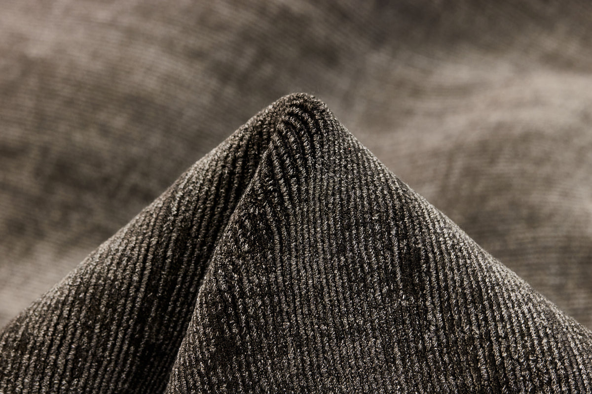 Tapis Viscose Brun Chocolat - Lustro, vue rapprochée de la texture