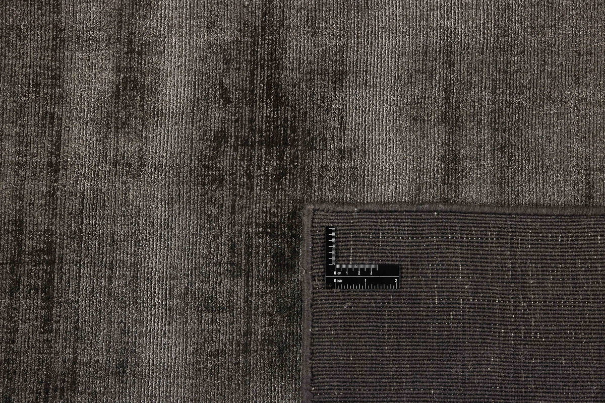 Tapis Viscose Brun Chocolat - Lustro, gros plan sur la texture
