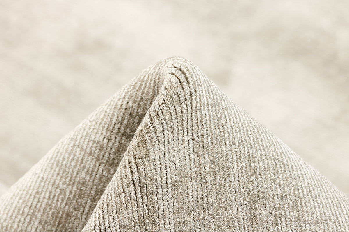 Viskoseteppich Greige - Lustro, Textur aus nächster Nähe